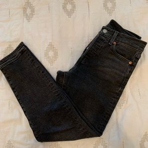 Levi’s | 26 cropped washed black
